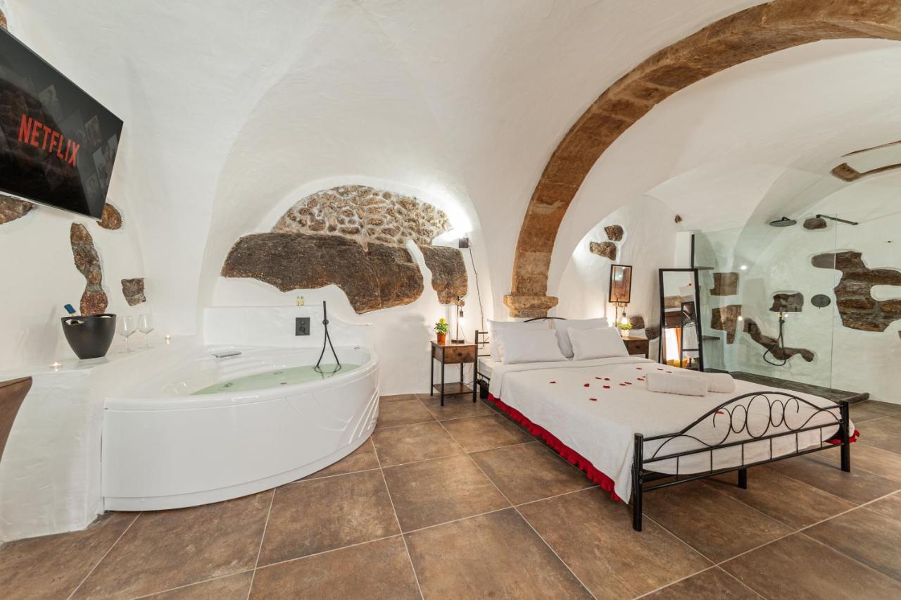Romantic Loft With Jacuzzi In The Castle Castelsardo Ngoại thất bức ảnh