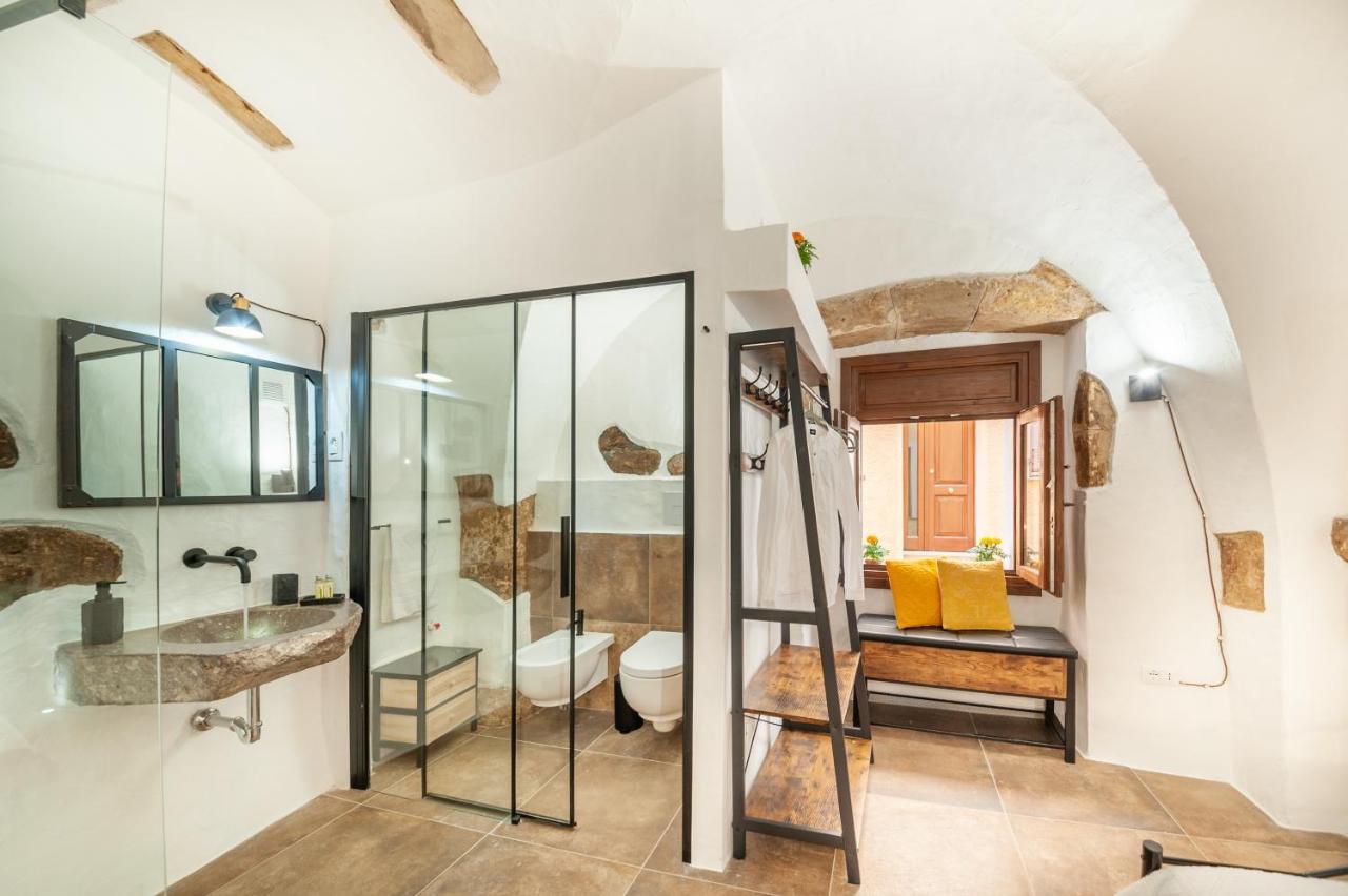 Romantic Loft With Jacuzzi In The Castle Castelsardo Ngoại thất bức ảnh