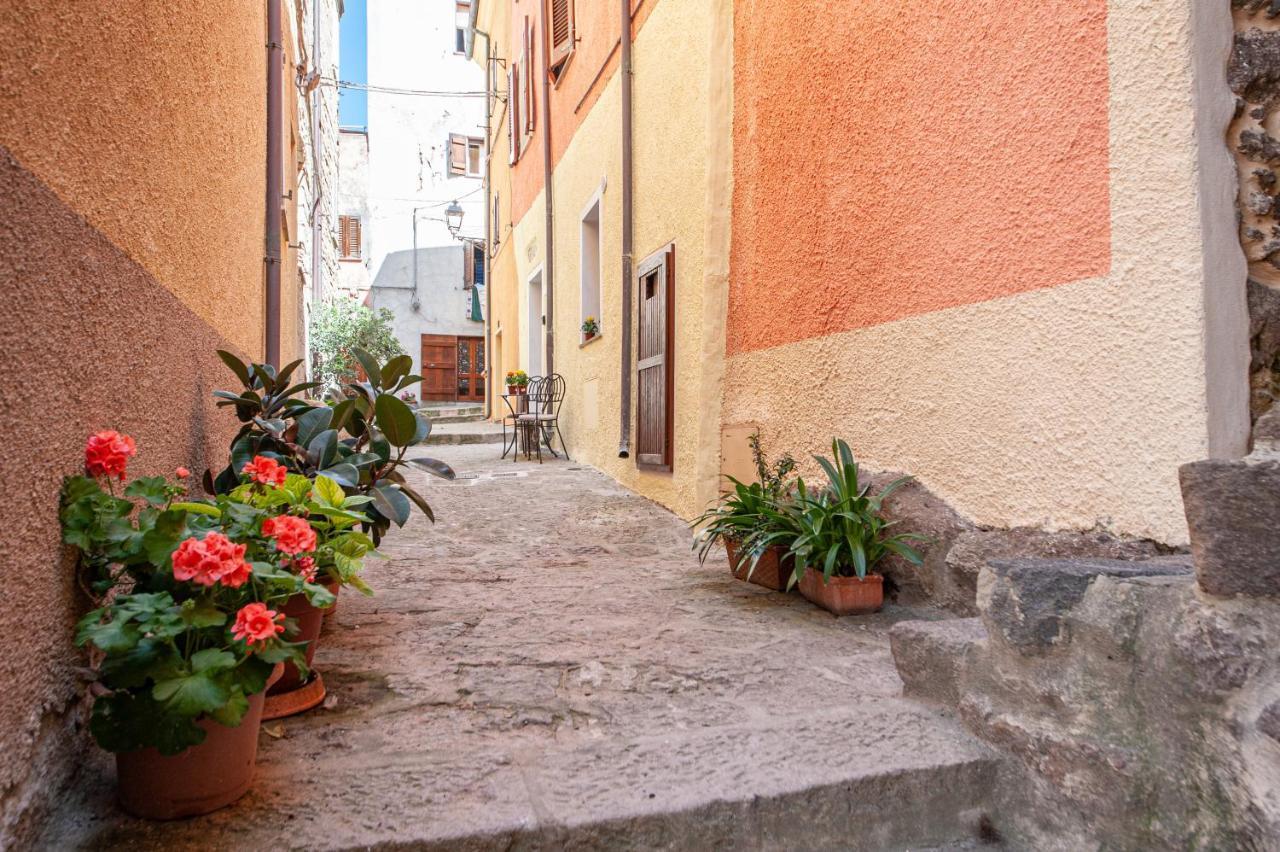 Romantic Loft With Jacuzzi In The Castle Castelsardo Ngoại thất bức ảnh
